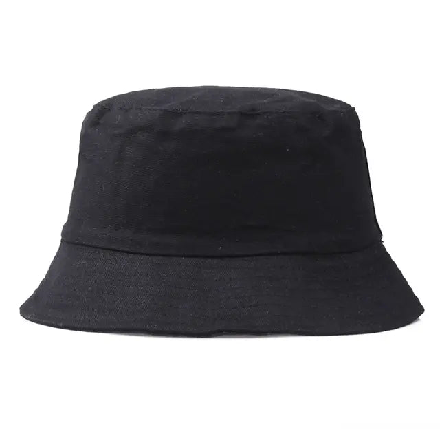 Schwarzer Baumwoll-Bucket Hat, faltbar, ideal für Outdoor-Aktivitäten. Modischer Fischerhut, perfekt für Herren. Streetwear-Accessoire.