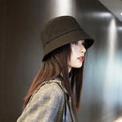 Schwarzer Baumwoll-Bucket Hat, faltbar, ideal für Outdoor-Aktivitäten. Modischer Fischerhut für Damen und Herren, vielseitig und stilvoll.