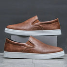 Braune Leder-Sneaker für Herren, Slip-On, weißer Gummisohle, modisch, bequem.