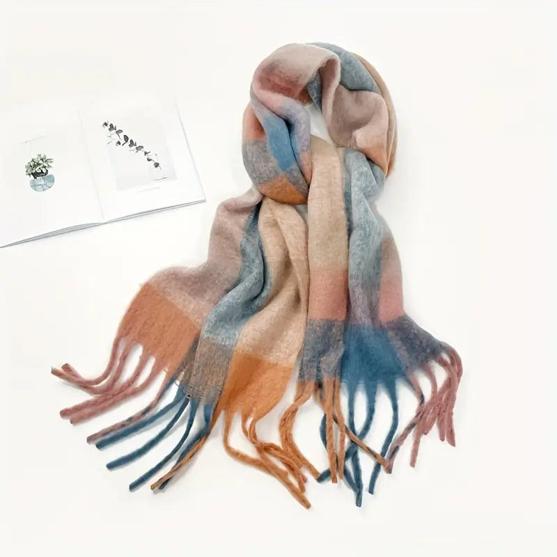 Weicher, mehrfarbiger Schal mit Fransen aus Kaschmir-Mischung, ideal für Herbst und Winter. Modisches Accessoire für Damen und Herren.