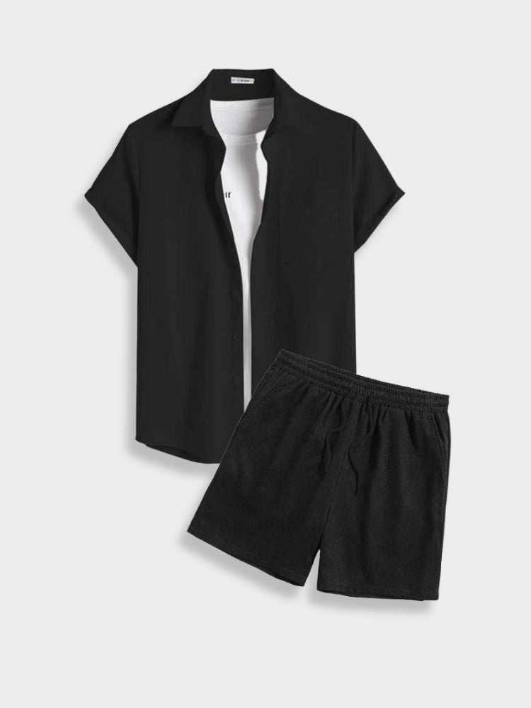 Schwarzes Herren-Sommeroutfit: Kurzarmhemd und Shorts aus Baumwolle. Perfekt für lässige Anlässe. Stilvoll, bequem, atmungsaktiv.