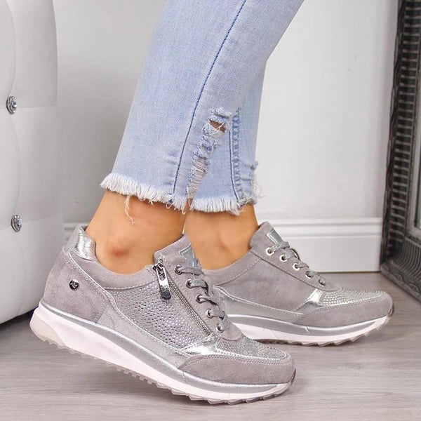Damen-Sneaker in Silber, orthopädisch, bequem, mit Reißverschluss und Schnürung. Perfekt für Alltag und Freizeit. Hochwertige Materialien.