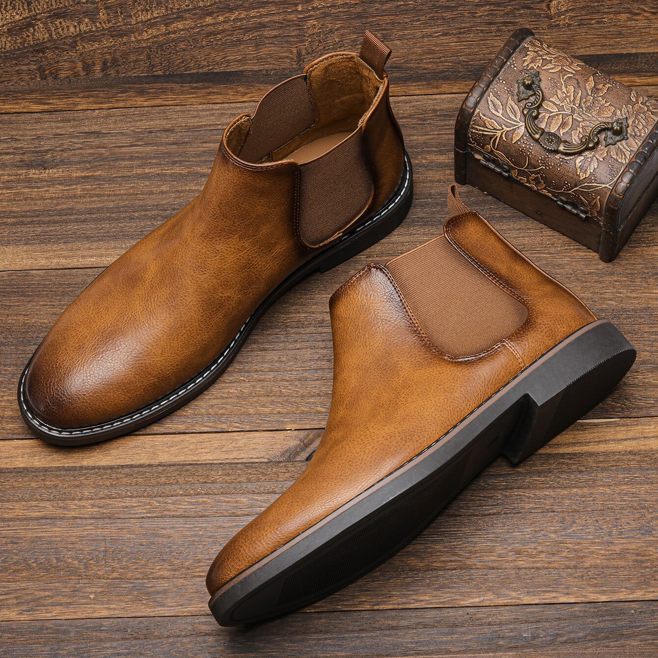 Herren Chelsea Boots aus braunem Leder, rutschfeste Sohle, stilvoll und bequem, ideal für Herbstmode und lässige Outfits.