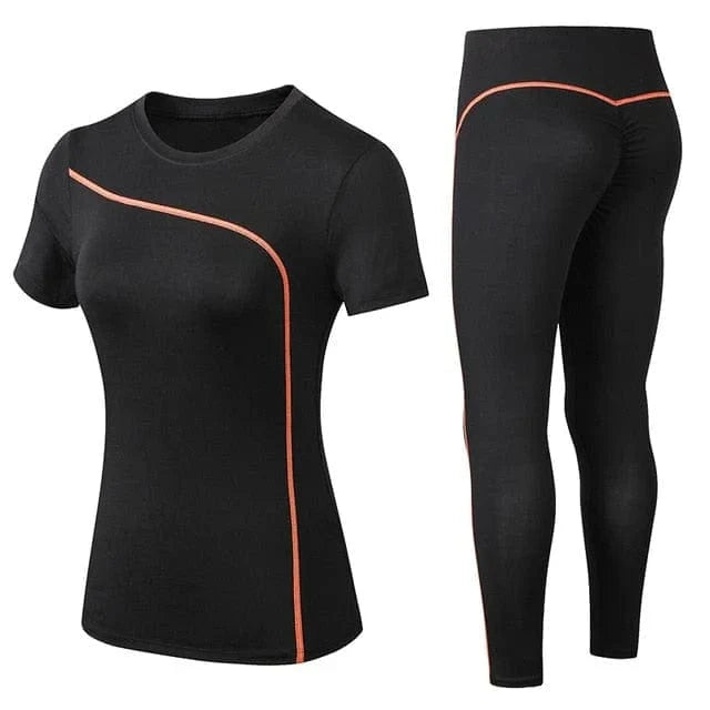 Damen Sportset in Schwarz mit dekorativem orangefarbenem Gürtel, bestehend aus T-Shirt und Leggings. Ideal für Fitness und Yoga.