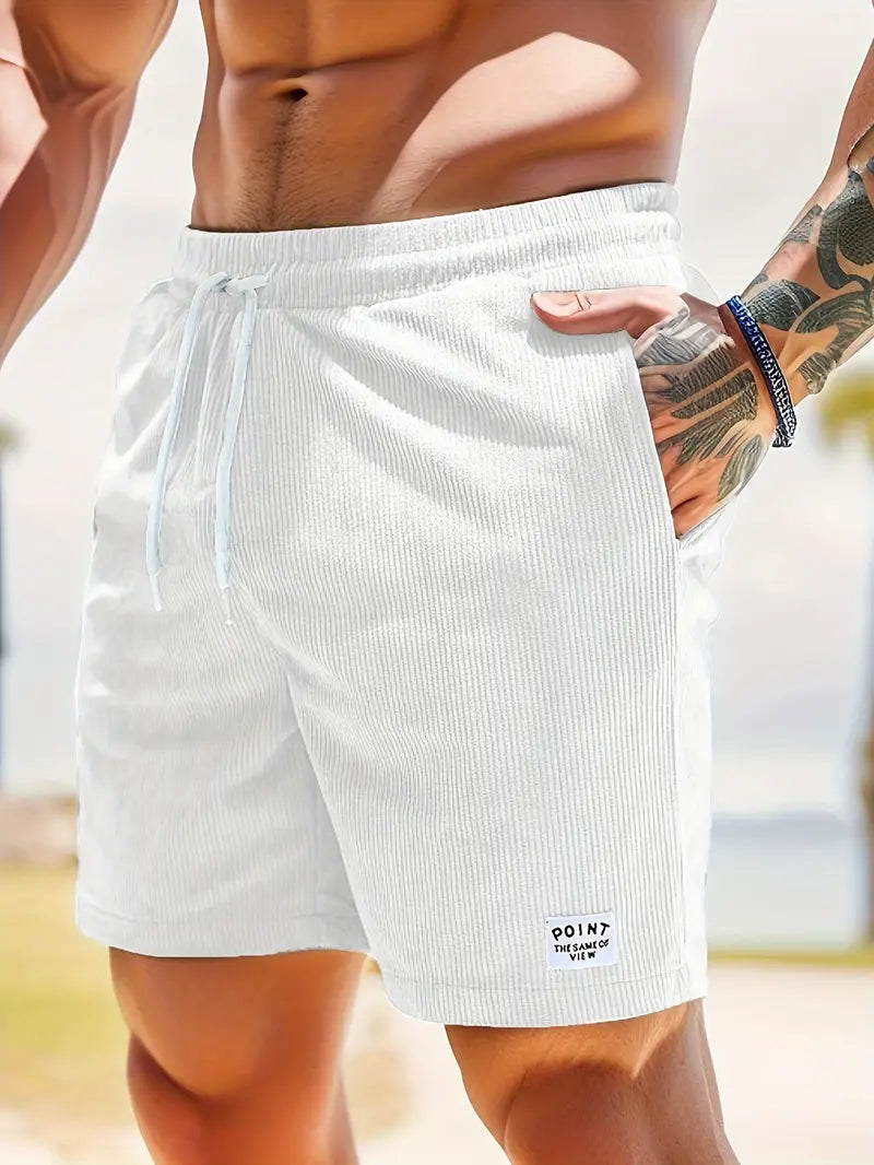 Weiße Herren-Badeshorts, gerippt, mit Kordelzug, Sommermode, Strandbekleidung.