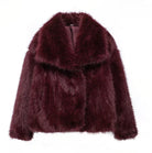 Damen Kunstpelzjacke in Bordeaux, luxuriös und stilvoll. Perfekt für Herbst und Winter. Modetrend 2023, warm und elegant.