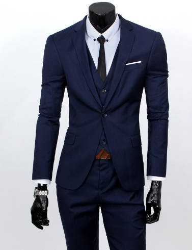 Eleganter dunkelblauer Anzug für Herren, dreiteilig mit Weste, ideal für Business und formelle Anlässe. Perfekte Passform, stilvoll und modern.