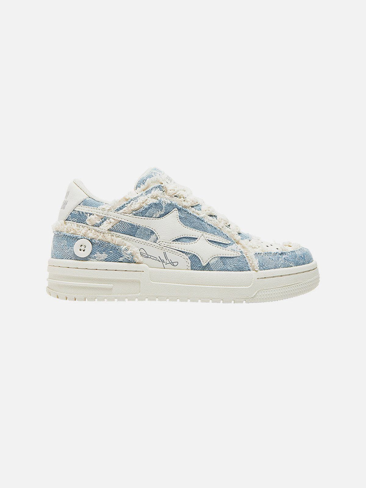Damen-Sneaker aus Denim mit Stern-Design, lässig und modisch. Perfekt für Streetwear-Looks. Bequeme Freizeitschuhe für den Alltag.