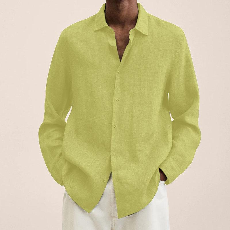 Herrenhemd aus Leinen in Hellgrün, lässig und atmungsaktiv, ideal für Sommermode. Perfekt kombinierbar mit Freizeit- und Business-Outfits.
