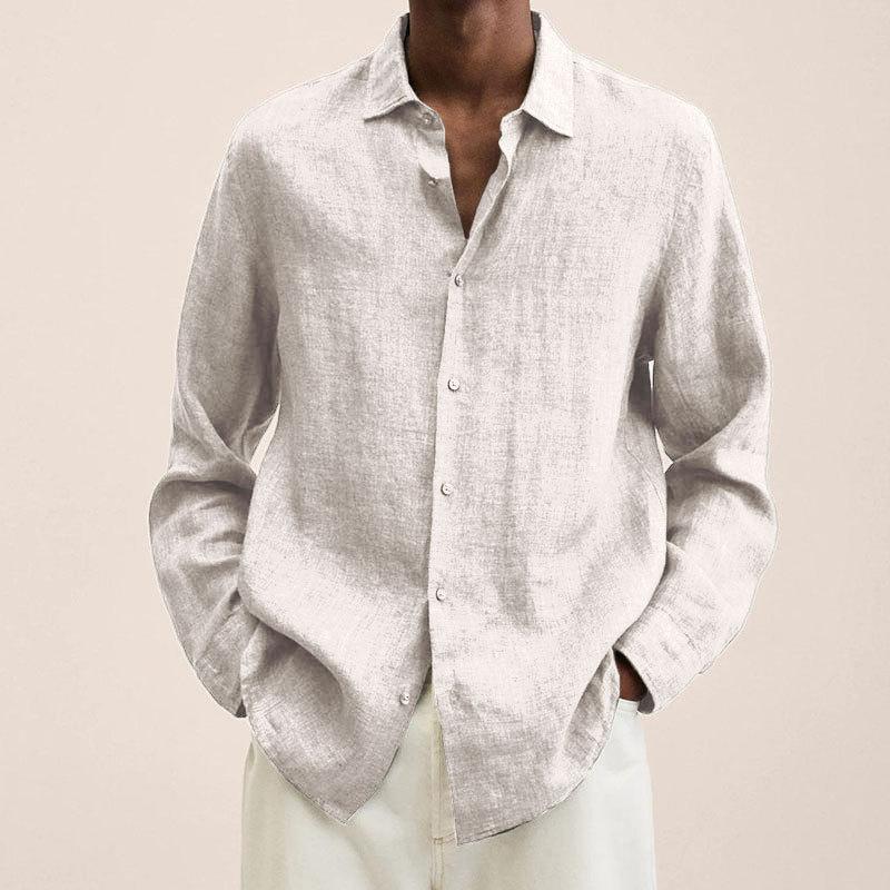 Elegantes Herrenhemd aus Leinen in Beige, ideal für Sommermode. Atmungsaktiv, stilvoll und vielseitig kombinierbar für Freizeit und Büro.