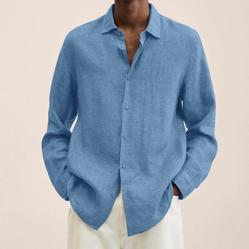 Herrenhemd aus Leinen in Hellblau, lässig und atmungsaktiv, ideal für Sommermode. Perfekt kombinierbar mit Freizeit- und Business-Outfits.