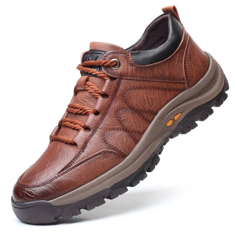 Herren-Lederschuh, braun, rutschfeste Sohle, Outdoor, Wanderschuh, bequem, langlebig, modisch, ideal für Freizeit und Abenteuer.