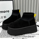 Schwarze Plateau-Stiefeletten mit gelbem Akzent, modisch und trendig, ideal für Streetwear. Perfekt für stilbewusste Schuhliebhaber.