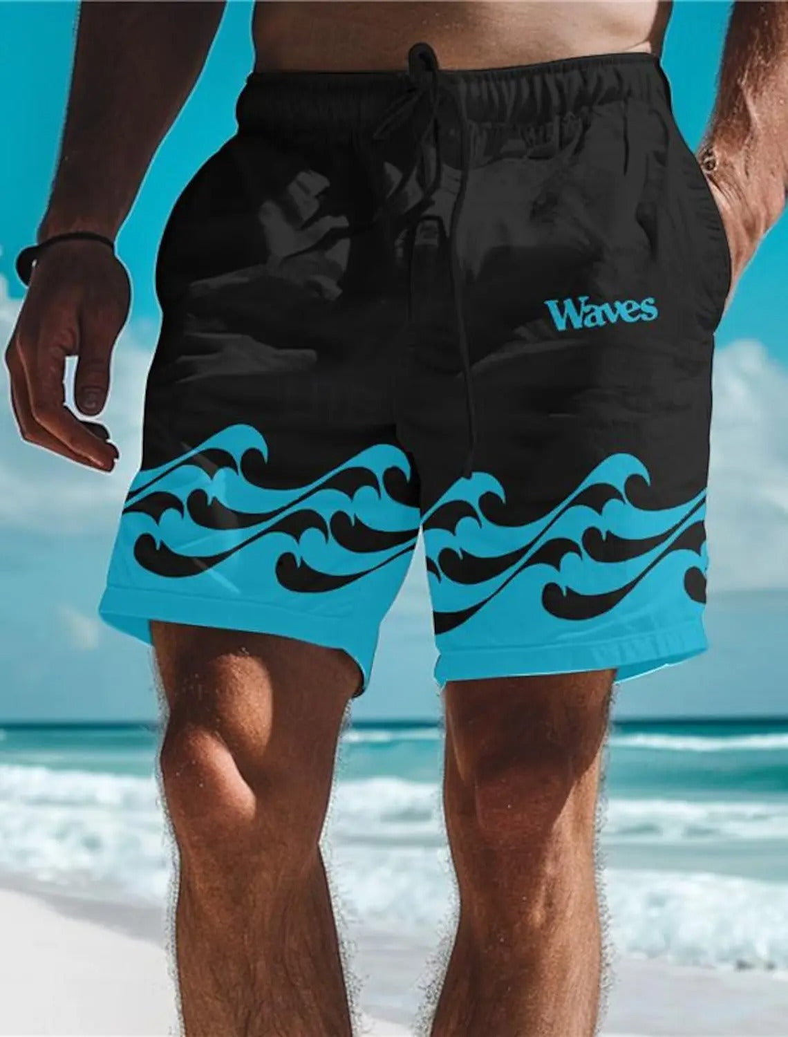 Schwarze Badeshorts mit blauen Wellenmuster, Herrenmode, Strandbekleidung, Sommertrends.