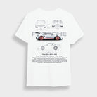 Weißes T-Shirt mit Porsche 911 GT3 RS Design, Auto-Illustrationen und Text. Perfekt für Auto-Enthusiasten und Porsche-Fans.