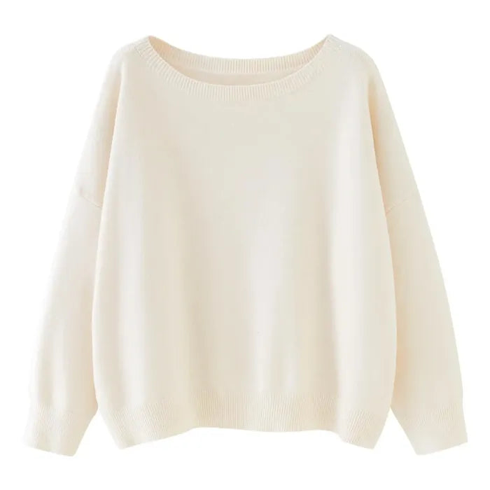 Damen Pullover in Cremeweiß, Oversize, aus weichem Strickmaterial. Perfekt für Herbstmode, lässiger Look, bequem und stilvoll.
