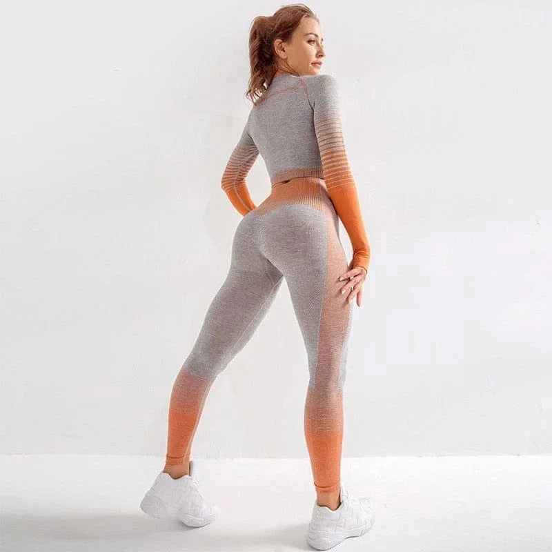 Zweifarbiges Sportset in Grau und Orange, nahtloses Design, ideal für Fitness und Yoga. Damen-Sportbekleidung, bequem und stylisch.